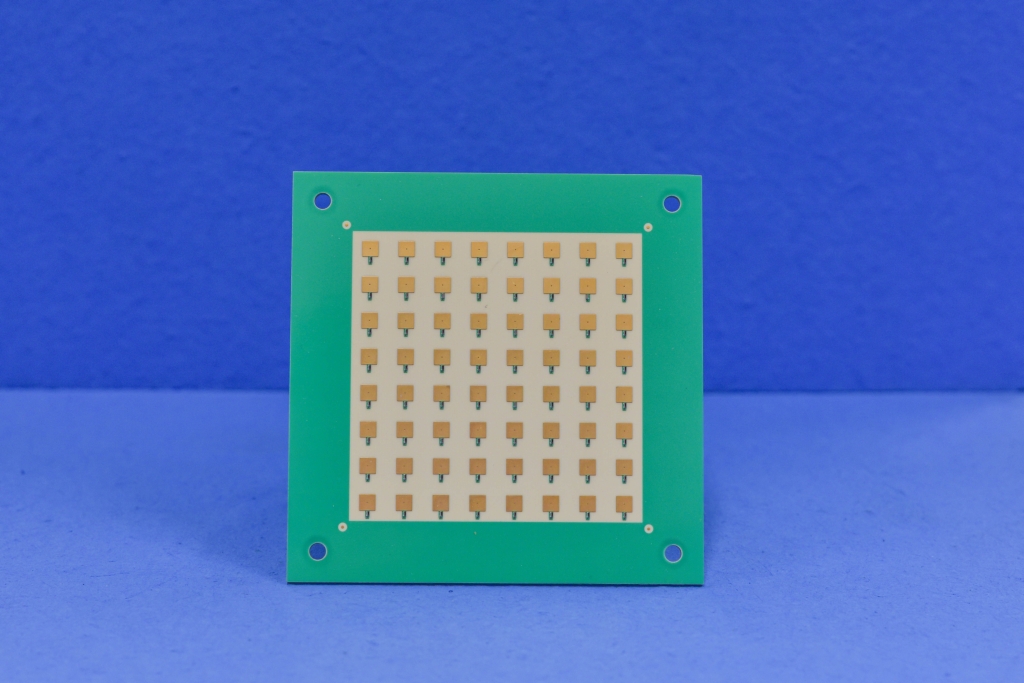 28 GHz RIS