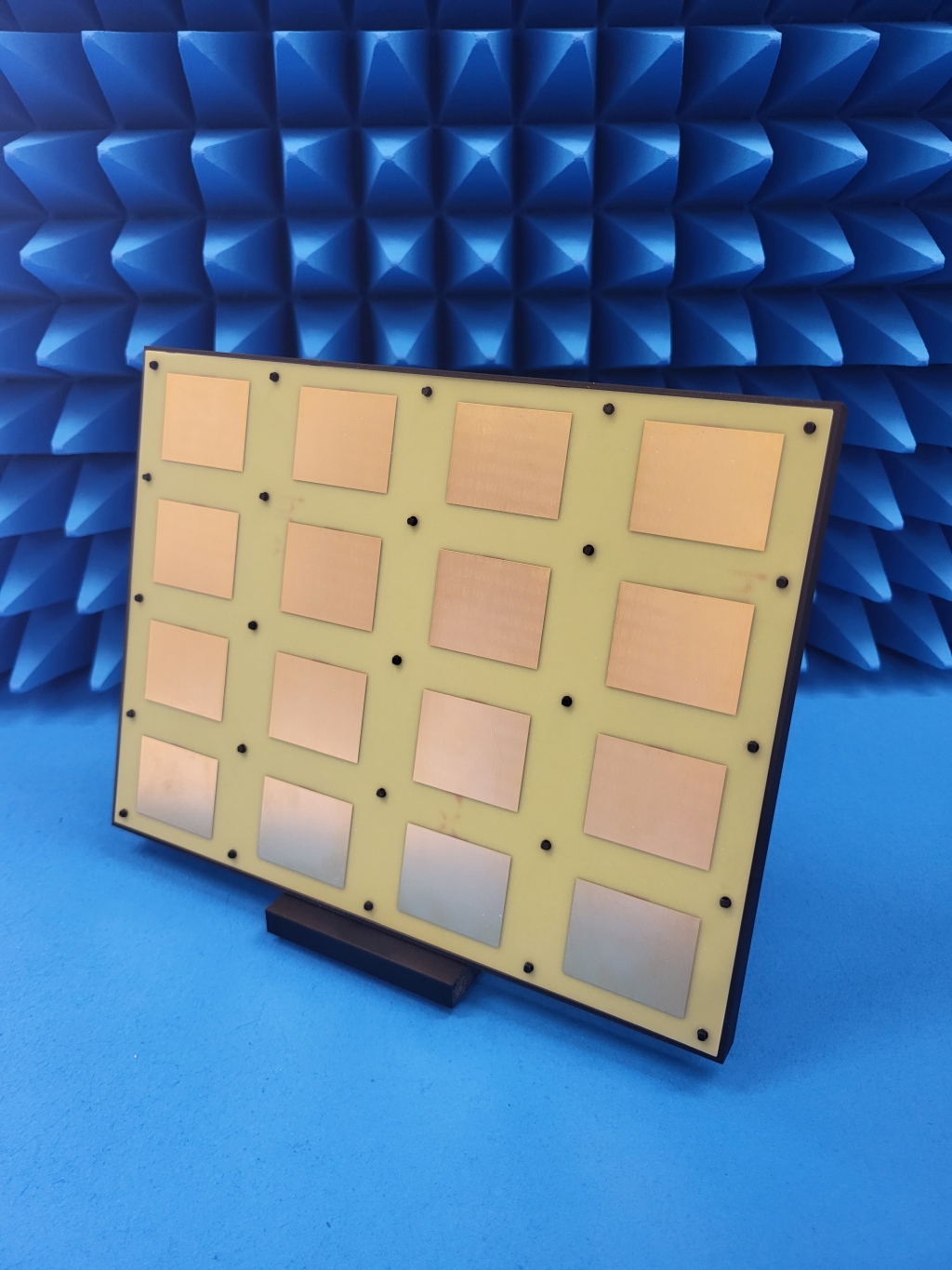 3.6 GHz RIS